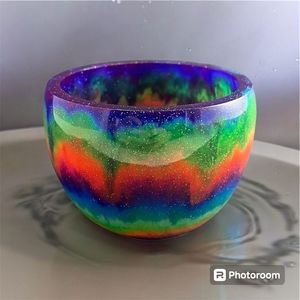 Bol en verre artisanal au design moderne avec finition émaillée colorée, motif marbré vert moderne pour servir des salades, bol décoratif pour la maison - Product Image 2
