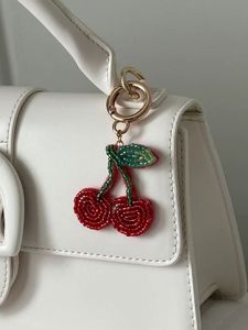 Llavero de Lujo Hecho a Mano con Cuentas Bordadas y Detalles Finos para Llaves, Bolsos y Mochilas - Product Image 6