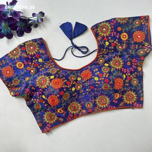 Fournisseur de blouses en soie fantôme de haute qualité avec cordon et broderie multi-fils, prêtes à porter, rembourrées et à manches courtes avec fermeture au dos, de Surat - Product Image 6