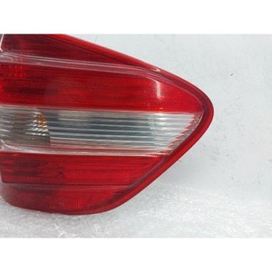 Feu arrière droit d'occasion pour Mercedes Classe M 404122R - Product Image 2
