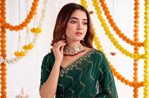 AARA Fashion Saree en soie vert élégant avec broderie dorée, protection solaire toutes saisons, pour mariage, femme, longueur ras du sol, coupe classique - Product Image 4