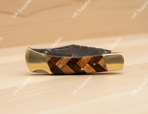 Cuchillo EDC de Acero de Damasco Forjado a Mano 58 HRC, Afilado como una Navaja, con Hermosa Mango de Madera de Olivo y Latón, Ideal para Camping, Venta al por Mayor - Product Image 6