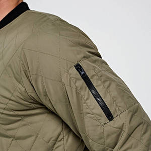 Chaquetas bomber personalizadas de color verde con cremallera para hombre, impresión personalizada, mangas largas, cuello acanalado, transpirables, para unisex. - Product Image 3