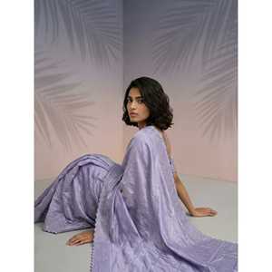 Sari en soie léger et festif, couleur framboise pure, avec broderie Leheriya et bordure à sequins, brodé, avec chemisier, pour mariages - Product Image 5