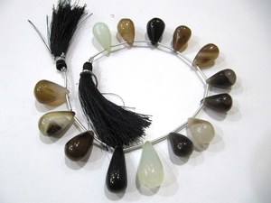 Perles lisses en forme de goutte d'eau en calcédoine naturelle, vendues par brin de 8 pouces - Product Image 2