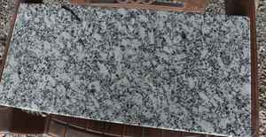 Hot SellingWhite Ruff Granite Dalle de taille personnalisée Pierre naturelle polie pour comptoirs Vanity & Flooring - Product Image 2