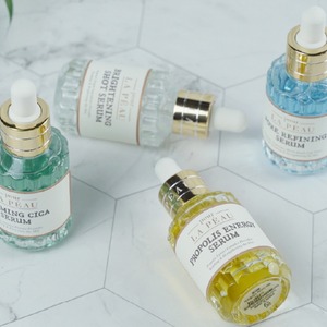 [POUR LA PEAU] ไบรท์เทนนิ่ง ช็อต เซรั่ม ลิควิด นูริชชิ่ง เฟเชียล เซรั่ม มอยส์เจอร์ไรซิ่ง สกิน โทน-อัพ อีลาสติซิตี้ แคร์ เอสเซนส์ - Product Image 2