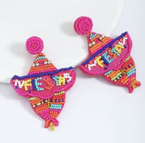 Nouveautés Boucles d'oreilles clous classiques unisexe multicolores roses faites à la main en perles de rocaille, design chapeau, pour enseignant(e)s et mariages - Product Image 2