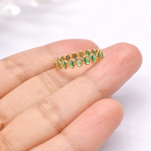 Anillo Minimalista y Delicado de Plata de Ley 925 con Esmeralda y Cuarzo, Engastado en Bisel, Hecho a Mano - Product Image 2