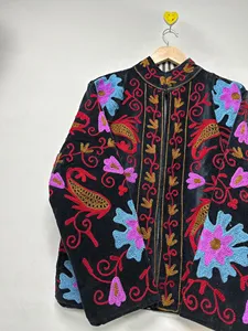Veste en velours noir pour femme, broderie florale bleue et violette, style ethnique bohème, manches longues, vêtement d'extérieur pour l'automne - Product Image 4