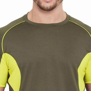 T-shirt en coton haute densité pour homme, tissu lourd et durable pour une tenue longue durée et un style cohérent - Product Image 5