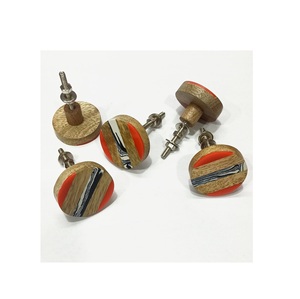Bouton de meuble élégant en bois et résine époxy, nouveau produit, design élégant, boutons personnalisables, emballage sur mesure - Product Image 2