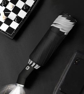 Parapluie LED pliable en 3 sections de bonne qualité, robuste et résistant, imperméable, protection UV, torche, design classique, polyester, ouverture automatique - Product Image 2