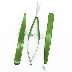 Pinza para cejas RMI con punta plateada y recubrimiento en polvo verde, personalizada, y pinza para cejas de punta fina / tijeras de cejas con resorte - Product Image 1