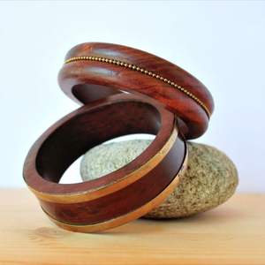 กำไลข้อมือทองแดงอาร์ตเดโคแบบคลาสสิกใหม่จาก Unique Craft India ทำด้วยมือ เป็นมิตรกับสิ่งแวดล้อม ปรับขนาดได้ เหมาะสำหรับผู้หญิง สวมใส่ได้ทุกวัน หรือเป็นของขวัญวันเกิด - Product Image 5