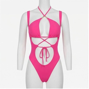 Maillot de bain une pièce rose avec encolure croisée et design ajouré pour femme - Product Image 1