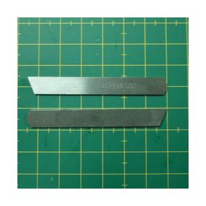 112436-0-01 LAME INFERIEURE PIÈCES DE MACHINE À OVERLOCK DOMESTIQUE pour BROTHER - Product Image 1