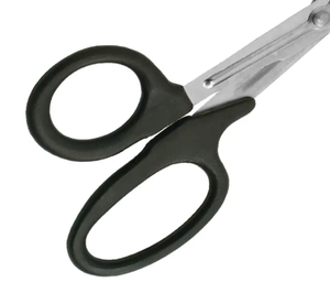 Tijeras Médicas Olsen Hegar de Acero Inoxidable con Portaagujas TC SERRATED, Portaagujas, Mejores Instrumentos Quirúrgicos Manuales - Product Image 6