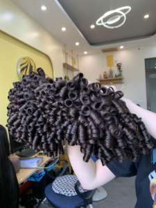 Vente en gros Vierge Remy Kinky Curly Hair Trame unique Cheveux Bouclés Vietnamiens Vendeurs Toutes les couleurs - Product Image 6