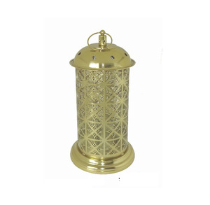 Lanterne en fer avec motif découpé au laser, décoration d'intérieur, utilisation durable en intérieur et en extérieur - Product Image 1