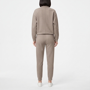 Tenue de sport quotidienne Zestful par Bolster Industry, conçue avec des tissus en maille respirants et des ceintures ajustables - Product Image 6