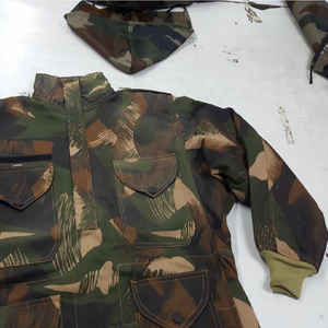 เสื้อแจ็คเก็ตยุทธวิธีกันน้ำกันลมสะท้อนความร้อนลายพรางสำหรับเดินป่ากลางแจ้ง ลดราคาพิเศษสำหรับทุกเพศ - Product Image 4