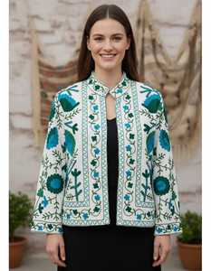 Veste en coton Suzani élégante brodée, taille unique, aux motifs bohèmes et traditionnels. - Product Image 6