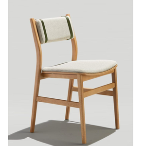 Chaise de salle à manger Heritage en teck avec dossier rembourré doux - Product Image 1