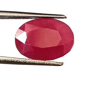 พลอยทับทิมแอฟริกันธรรมชาติ 5 กะรัต รูปไข่ เจียระไนเหลี่ยม แบบเม็ดเดี่ยว - Product Image 3