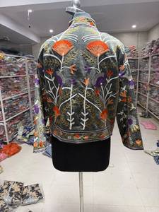 Chaqueta de Mujer con Cuello Mandarín Bordado a Mano con Flores, Manga Tres Cuartos, Estilo Étnico Otoñal, Corta, Diseño Elegante, Regalo - Product Image 6