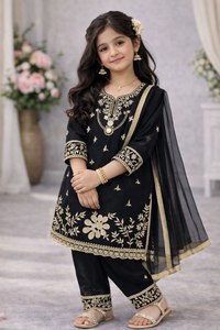 Ensemble Salwar Kameez en soie brodée avec bordure dorée, vêtements traditionnels indiens et pakistanais pour femmes, pour mariage, fête, hiver - Product Image 1