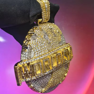 Pendentif Globe 'Iced Out World Is Yours' en Or 14K Plaqué Rhodium, Sertissage à Griffes, Diamant, Bijoux Hip Hop Unisexe - Product Image 2