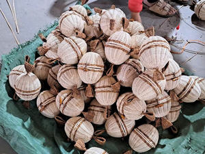 Cestas de Mimbre Natural Hechas a Mano, Cestas Colgantes para Almacenamiento, Sin Recubrimiento, Capacidad de 0.2 kg para Dulces y Chocolates - Product Image 4