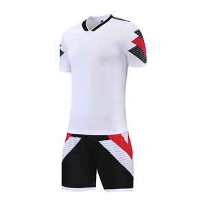 Uniforme de Fútbol Personalizado de Primera Calidad, Fabricante de Uniformes de Fútbol con Logotipo Personalizado, Ropa Deportiva Personalizada para Equipos de Fútbol, Uniforme de Secado Rápido - Product Image 3