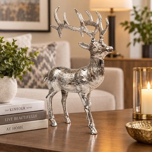 Décoration de table de Noël en métal argenté, renne, sculpture d'accent animalier, thème hivernal, design traditionnel - Product Image 2