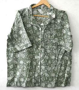 Ensemble de pyjama en coton à imprimé floral vert sauge, chemise à manches courtes boutonnée respirante et short confortable à cordon de serrage - Product Image 5