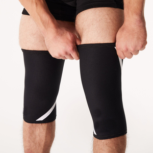 Manchons de compression extensibles pour les genoux avec une construction confortable et durable, idéaux pour la gym, l'exercice, la course à pied et l'entraînement physique. - Product Image 3