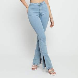 กางเกงยีนส์สีฟ้าอ่อนเอวกลางทรงขากว้าง ระบายอากาศได้ดี สไตล์ลำลองสตรีทแวร์ ประดับด้วยคริสตัล ดีไซน์เซ็กซี่ - Product Image 1