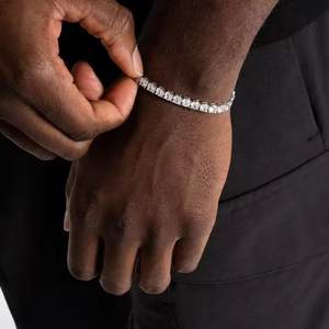 Bracelet tennis de luxe en forme de diamant pour hommes et femmes, serti de zircone cubique taille ronde, bijoux en or blanc - Product Image 3