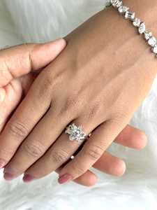 Anillo Floral Trenzado con Diamantes Redondos de Moissanita Estilo Flor para Mujer, Plata 925 Original, Regalo de Aniversario para Novia - Product Image 2