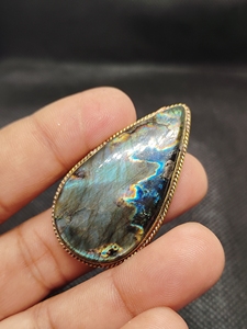 Nouvel Arrivage Cabochon rainuré en laiton et labradorite, magnifique pierre précieuse de guérison en cristal pour bijoux, pendentifs et breloques de mode - Product Image 5