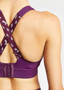 Conjunto de yoga de 2 piezas para mujer, sensación de segunda piel, ropa deportiva, shorts de yoga de cintura alta y sujetador deportivo con cuello halter - Product Image 5