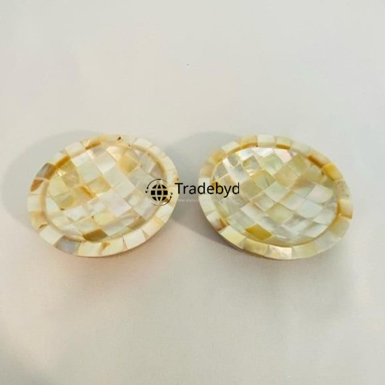 Available in different Colors