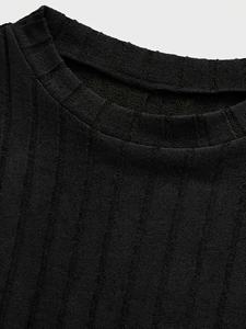 Pull en maille côtelée noir pour homme, col rond, manches longues, coupe ajustée, extensible et doux, idéal pour l'hiver - Product Image 4