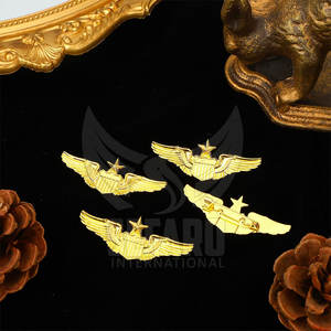 Nouvelles épingles en émail légères au design moderne, épingles en émail de haute qualité, épingles en émail en gros pour vêtements - Product Image 4