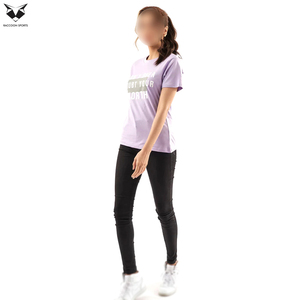 เสื้อยืดผู้หญิงทรงสลิมฟิตสำหรับฤดูร้อน สกรีนโลโก้ได้ตามต้องการ ออกแบบเสื้อผ้าของคุณเอง เนื้อผ้านุ่มระบายอากาศดี เสื้อยืดสไตล์สตรีทแวร์ - Product Image 3