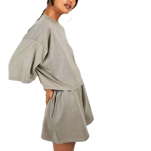 Conjunto de verano para mujer de buena calidad, camisola de satén de lujo y pantalones de cintura alta con elástico, manga corta. - Product Image 3