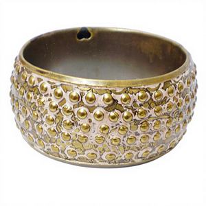 Bracciale di Lusso in Rame con Borchie per Donne, Elegante Motivo a Puntini Dorati in Rilievo, Bracciale a Polsino Trendy, <span class=keywords><strong>Artigianato</strong></span> <span class=keywords><strong>Etnico</strong></span> in Metallo - Product Image 1