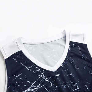 Uniforme de basket-ball personnalisé grande taille à manches courtes, respirant, en polyester, cousu, séchage rapide, kit sublimé - Product Image 2