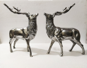 Ensemble de 2 pièces en métal Rein Deer Statue Sculpture Aluminium Casting Technique - Product Image 4